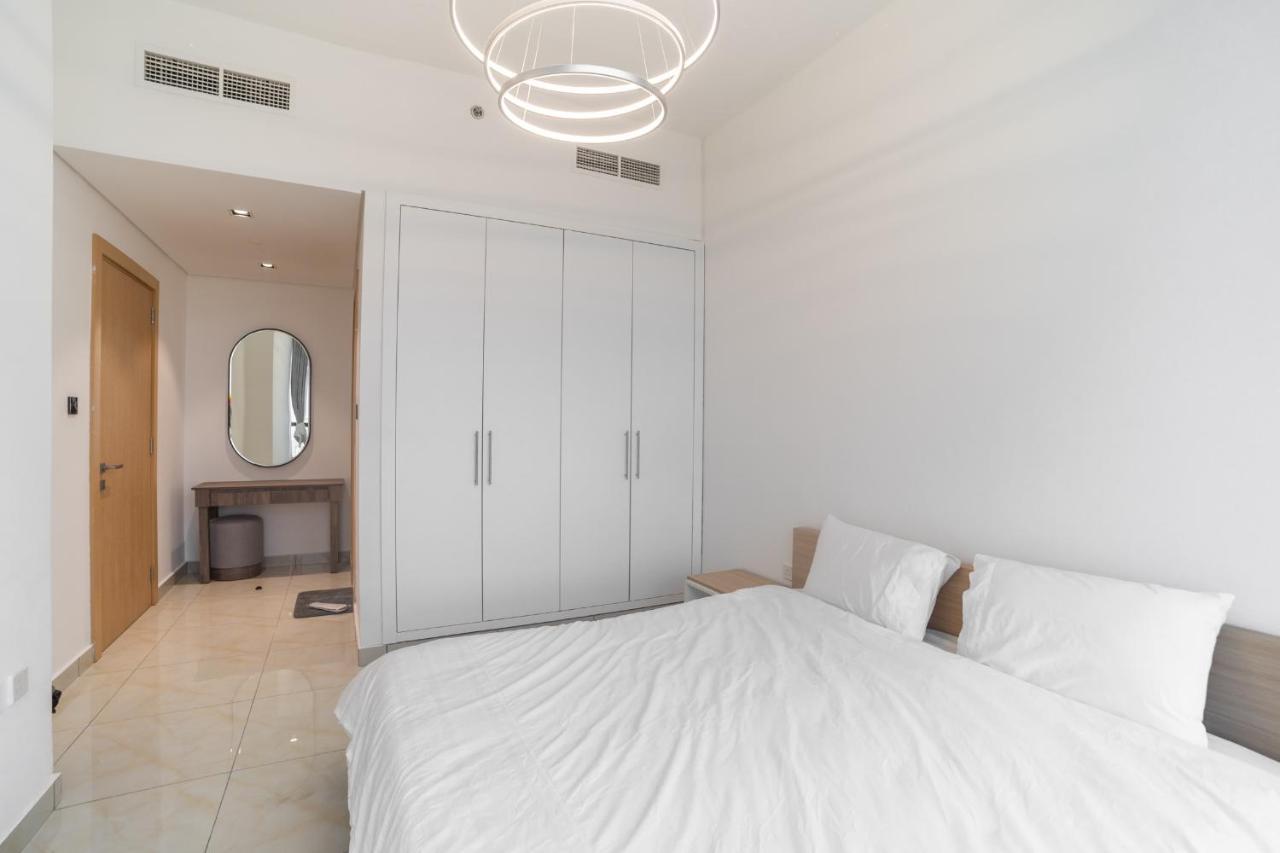 Sky View Tower Apartments Dubai Esterno foto