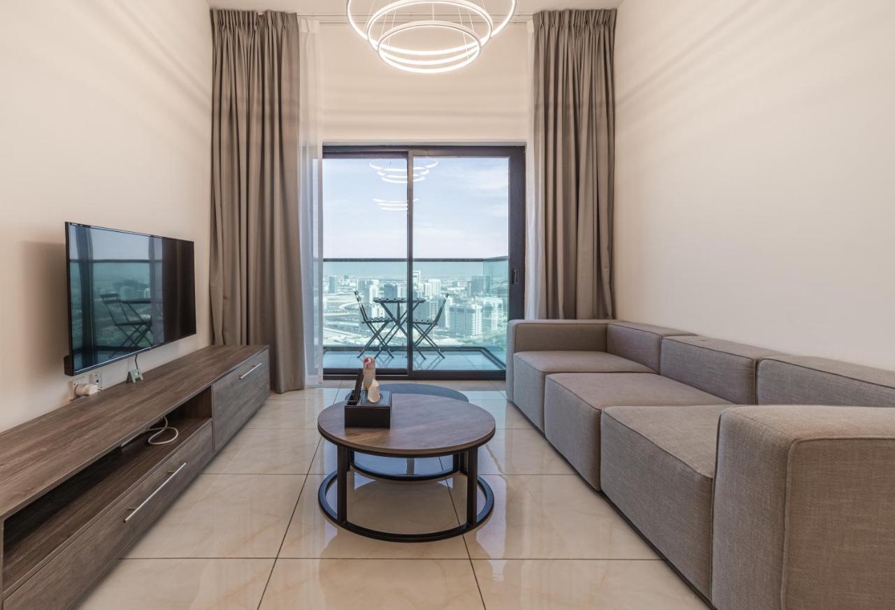 Sky View Tower Apartments Dubai Esterno foto