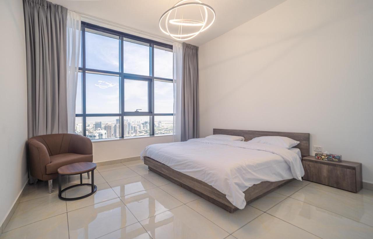 Sky View Tower Apartments Dubai Esterno foto